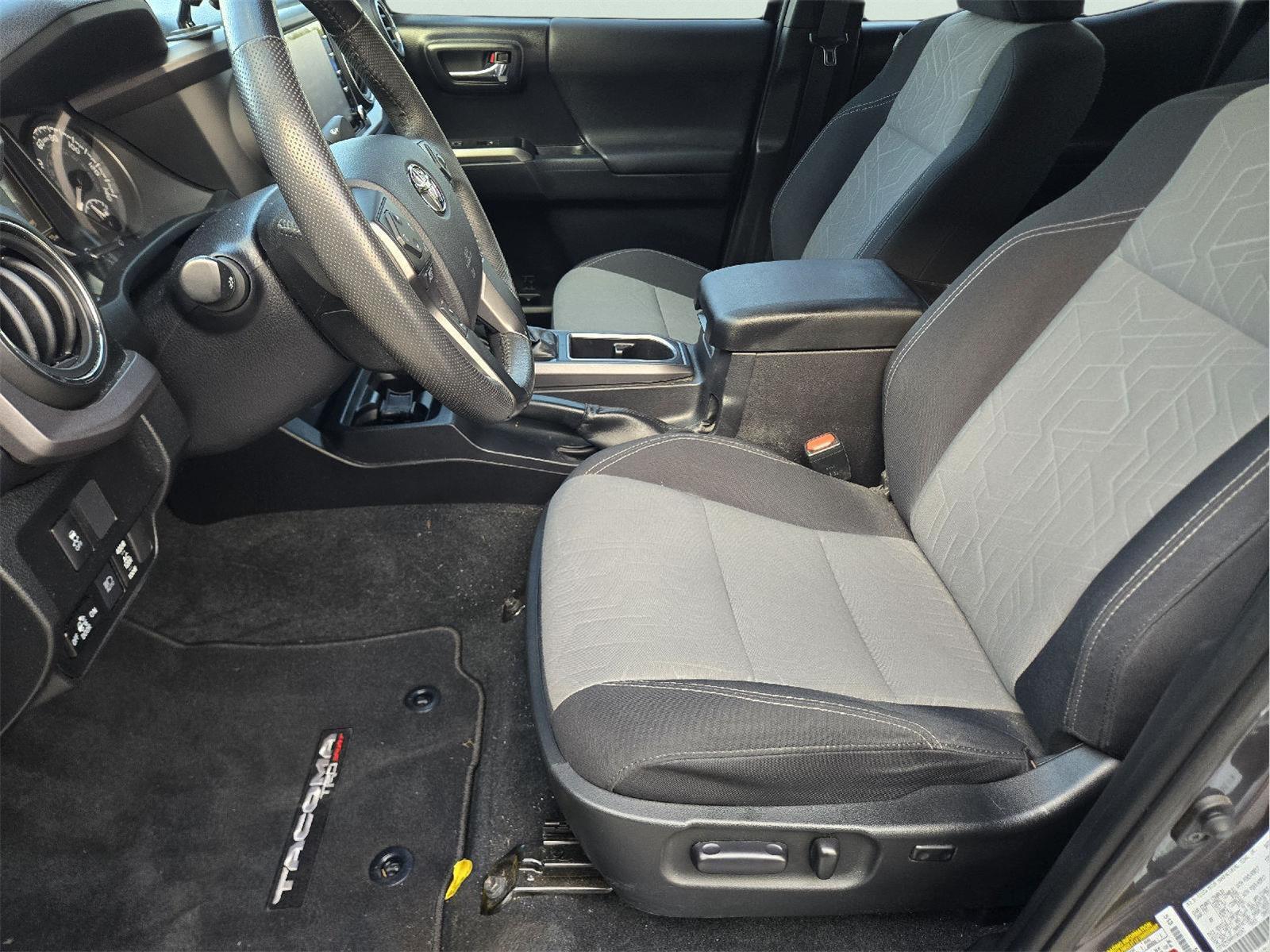 2021 Toyota Tacoma photo 14 of 35
