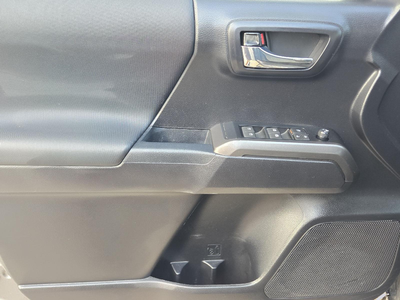 2021 Toyota Tacoma photo 18 of 35