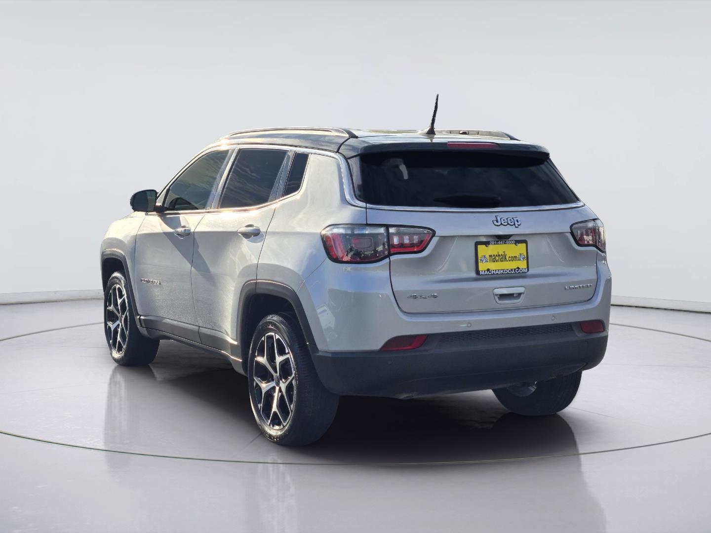 2025 Jeep Compass photo 6 of 35