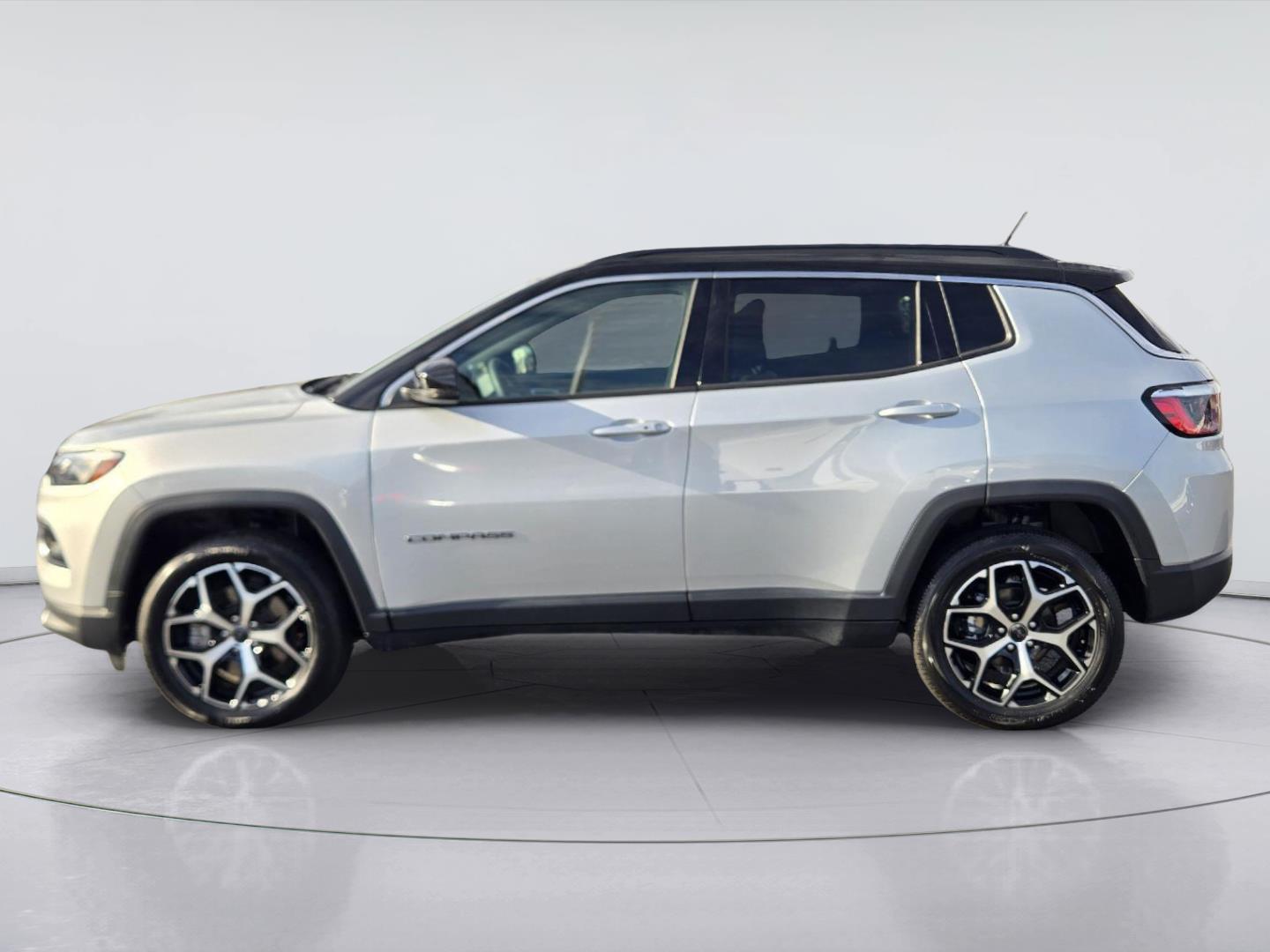 2025 Jeep Compass photo 7 of 35