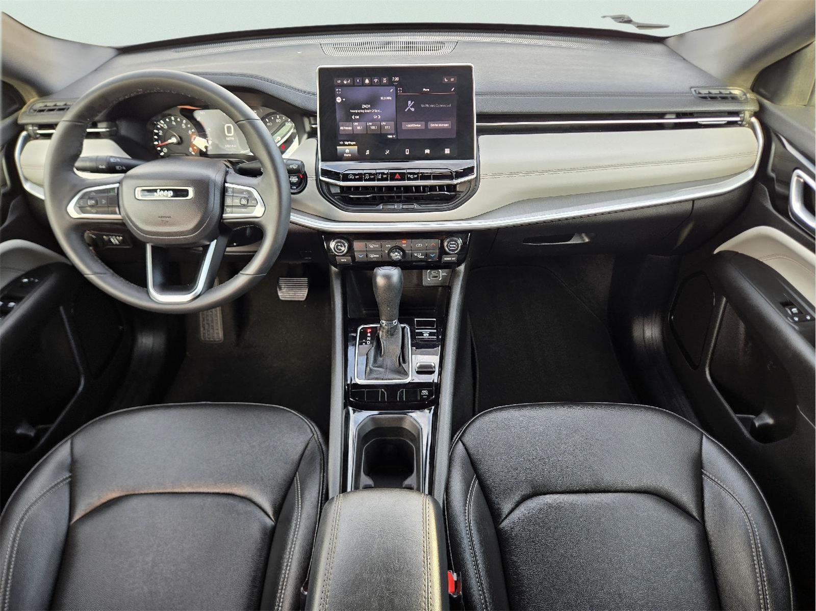 2025 Jeep Compass photo 12 of 35