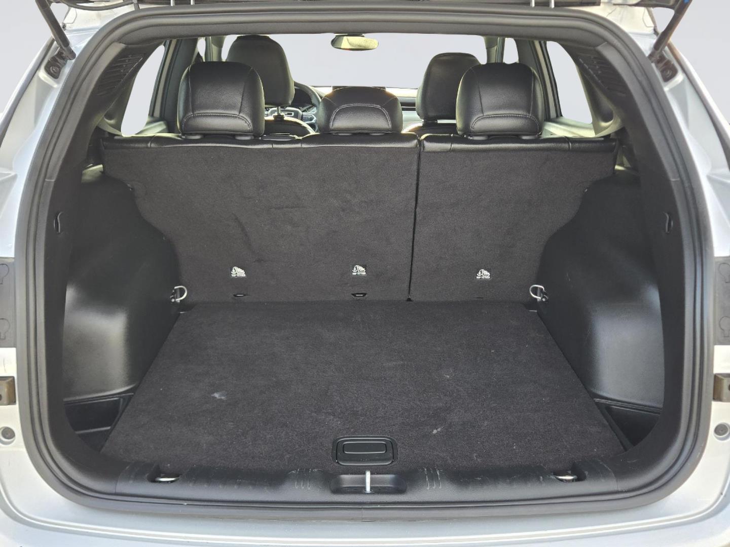 2025 Jeep Compass photo 22 of 35