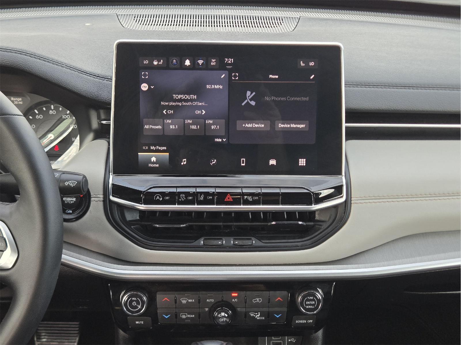 2025 Jeep Compass photo 23 of 35