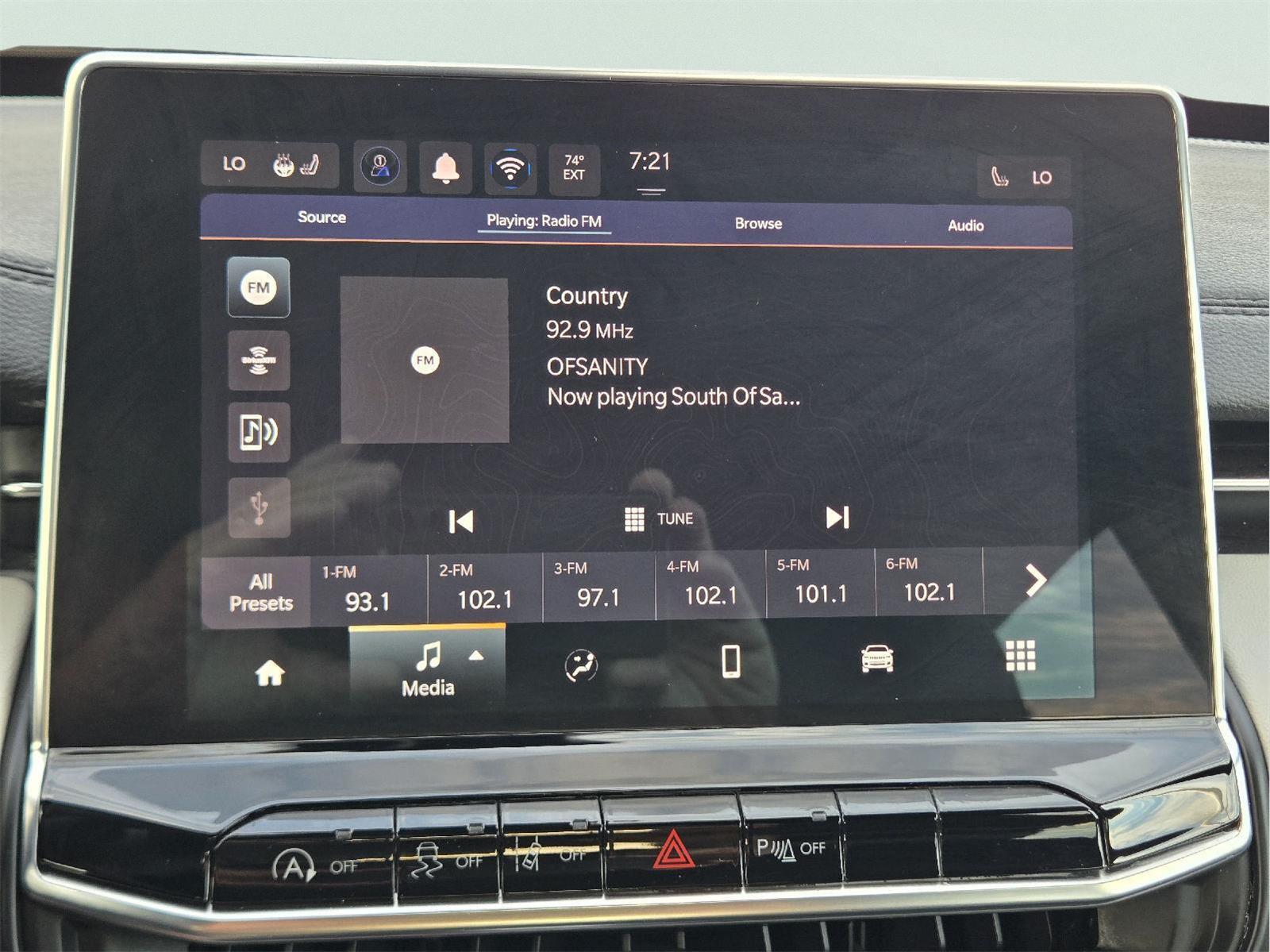 2025 Jeep Compass photo 24 of 35