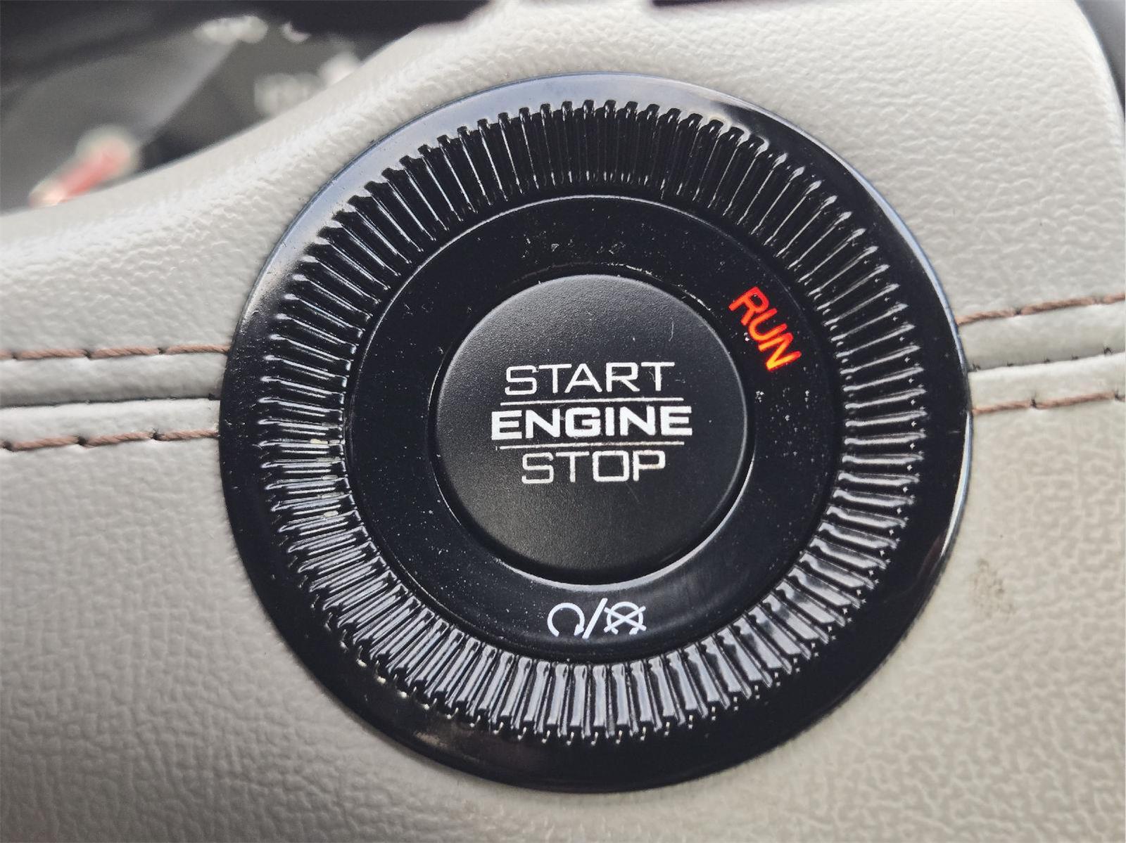2025 Jeep Compass photo 26 of 35