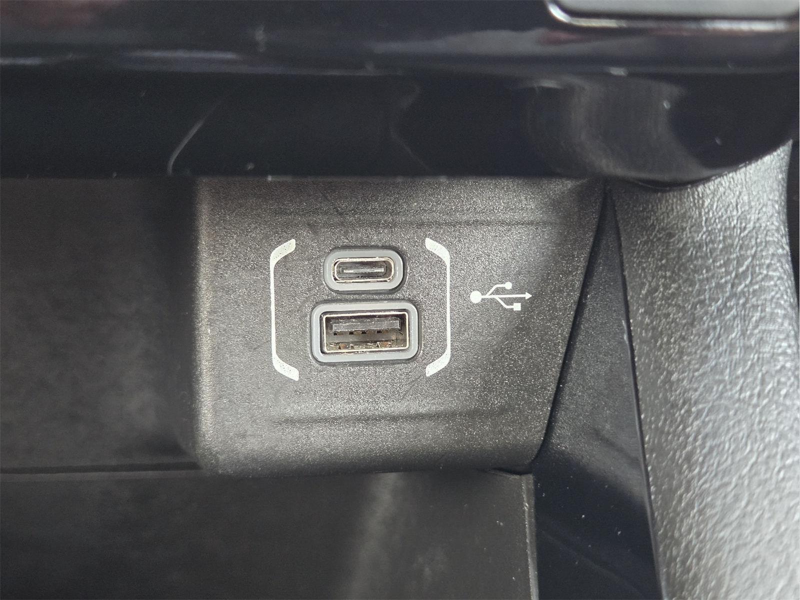 2025 Jeep Compass photo 27 of 35