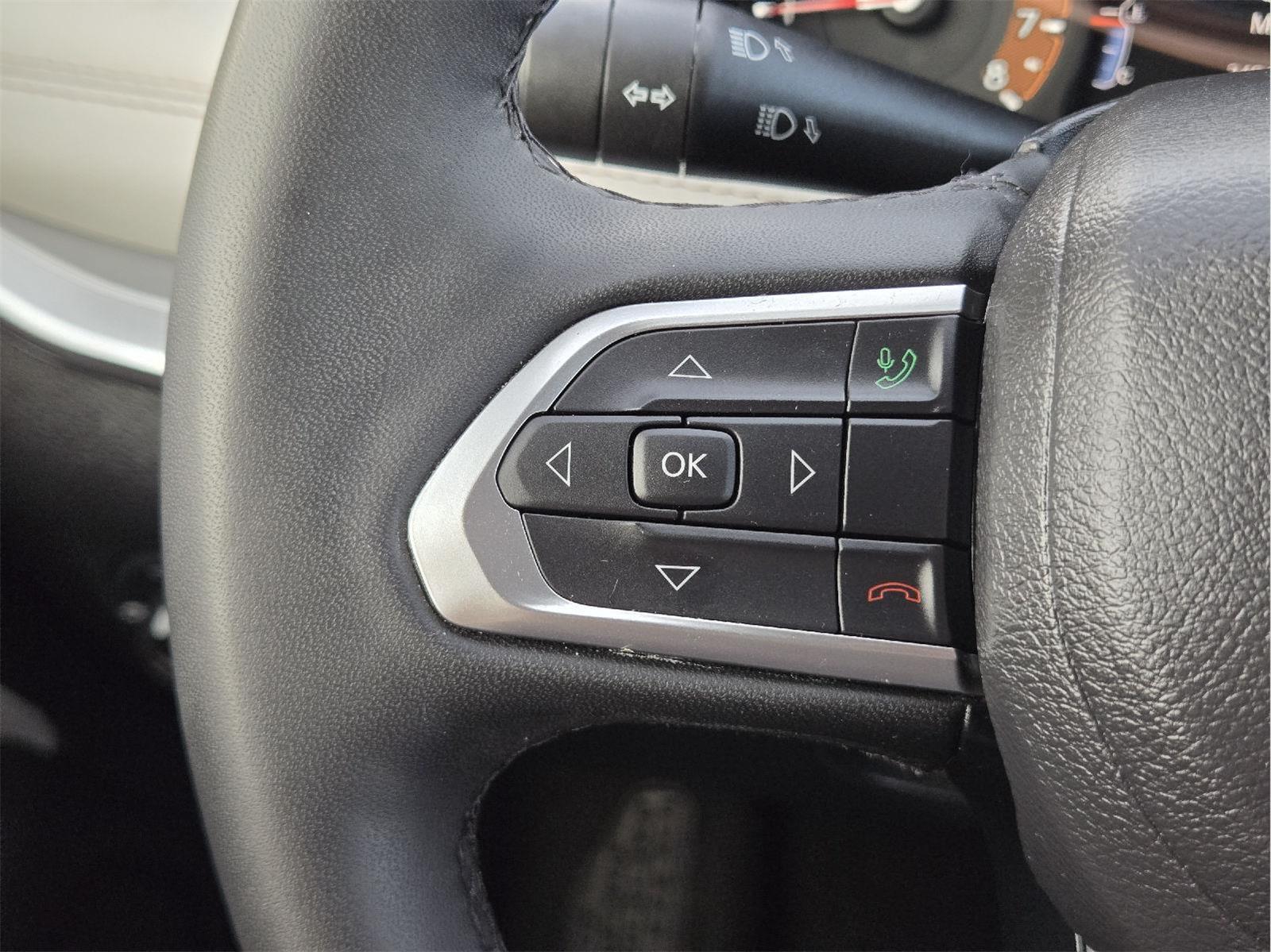 2025 Jeep Compass photo 32 of 35