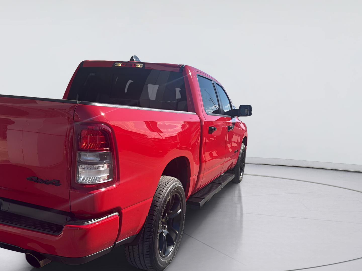 2023 RAM 1500 photo 4 of 5
