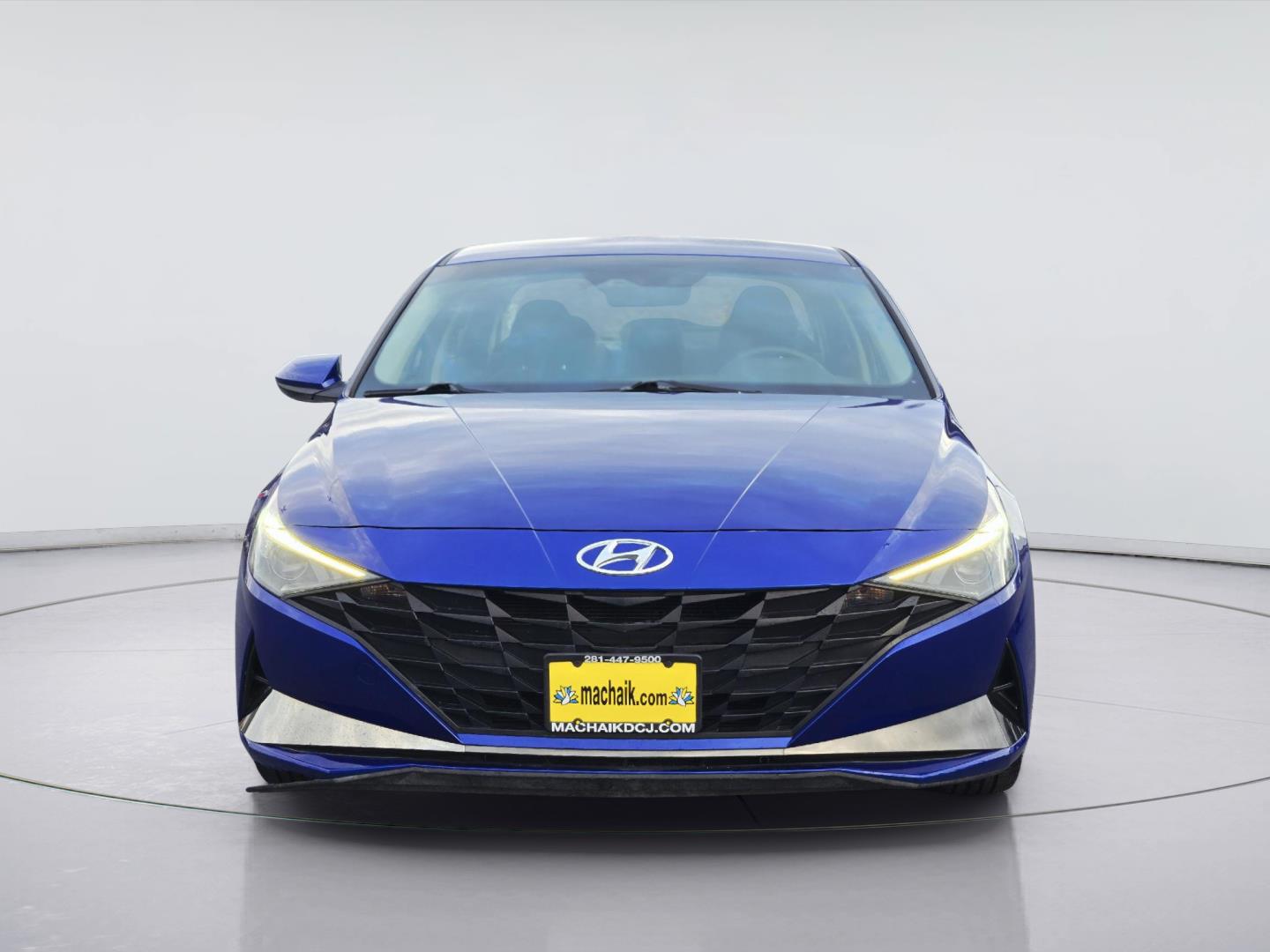 2023 Hyundai Elantra photo 2 of 35