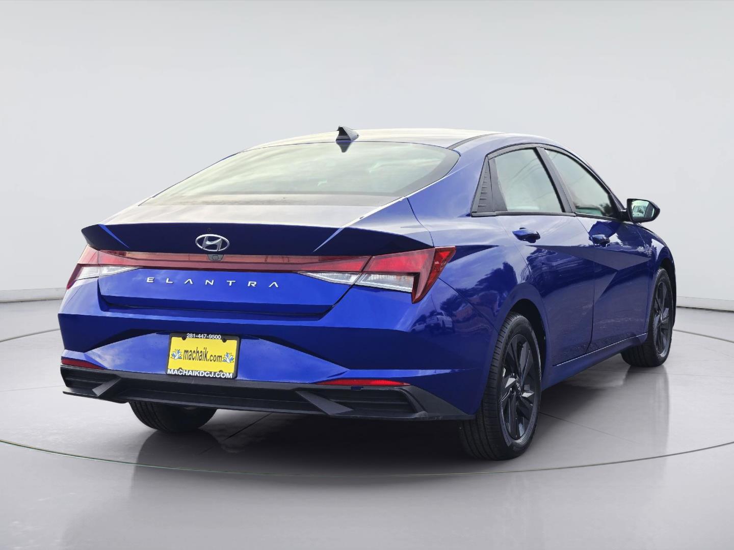 2023 Hyundai Elantra photo 4 of 35
