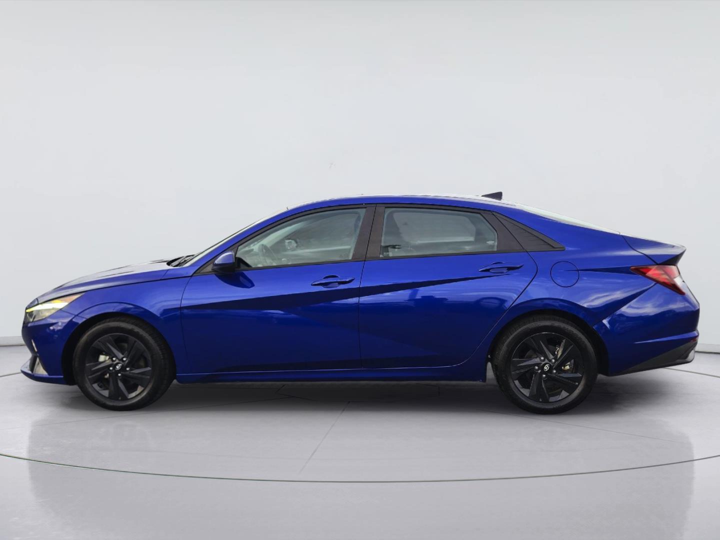 2023 Hyundai Elantra photo 7 of 35