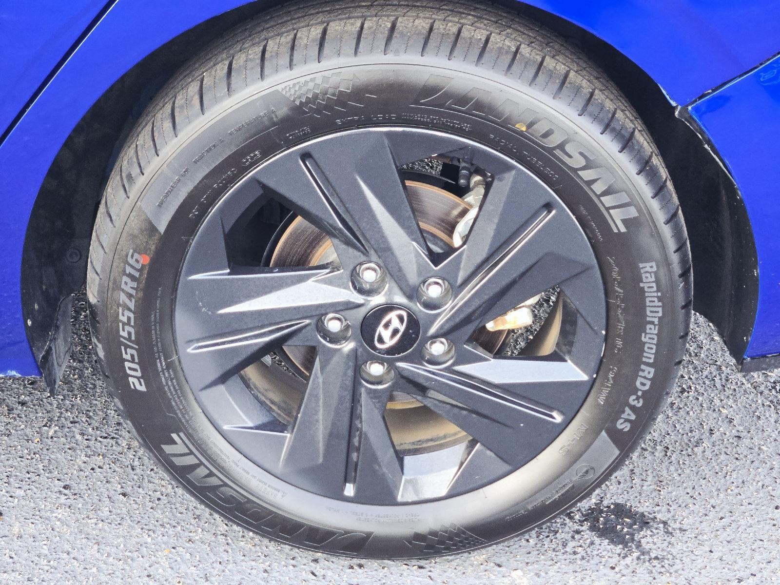 2023 Hyundai Elantra photo 8 of 35