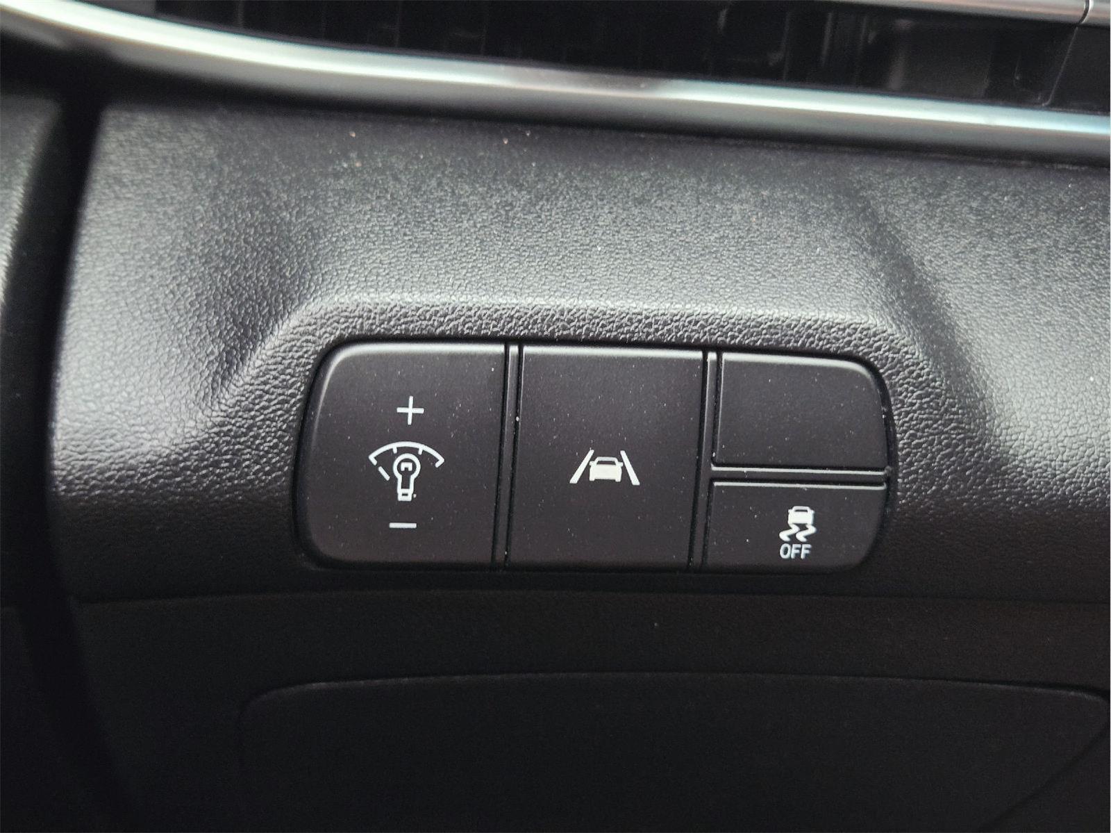 2023 Hyundai Elantra photo 31 of 35