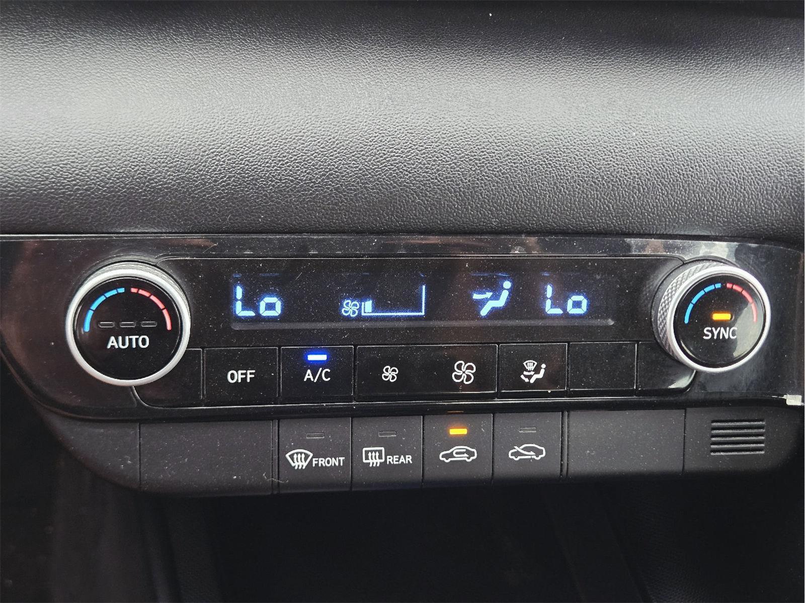 2023 Hyundai Elantra photo 25 of 35