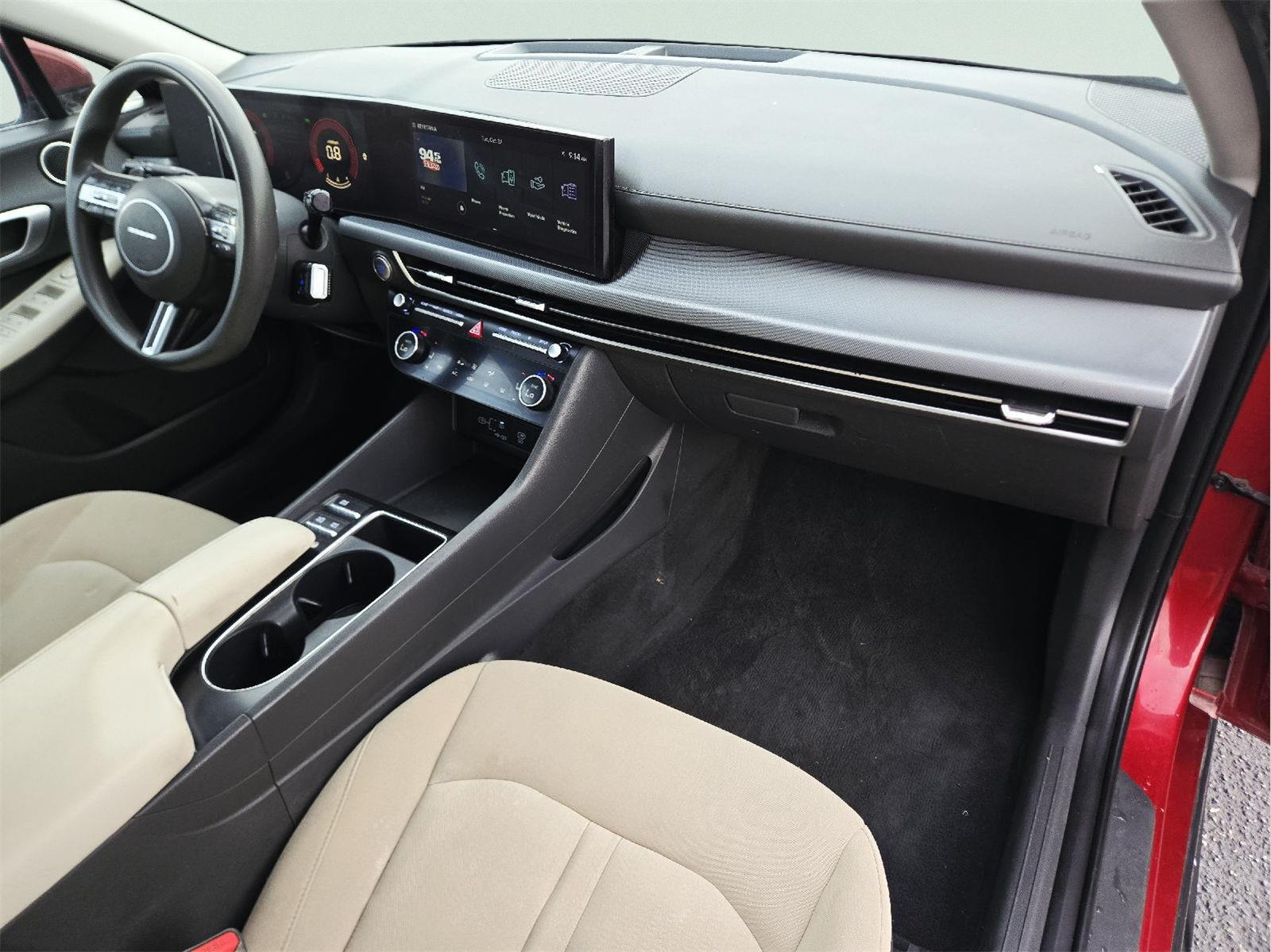 2024 Hyundai Sonata photo 11 of 35