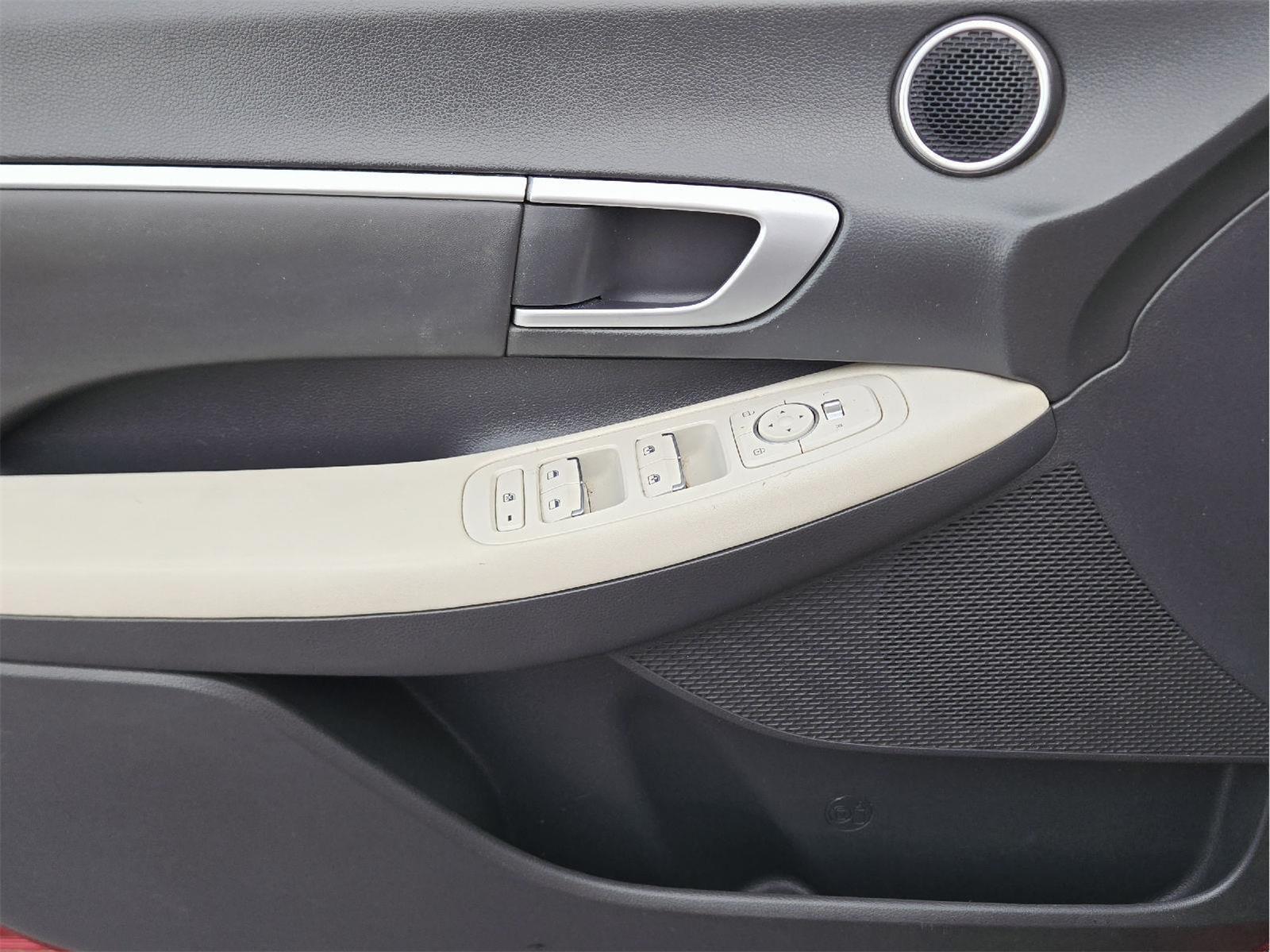 2024 Hyundai Sonata photo 16 of 35