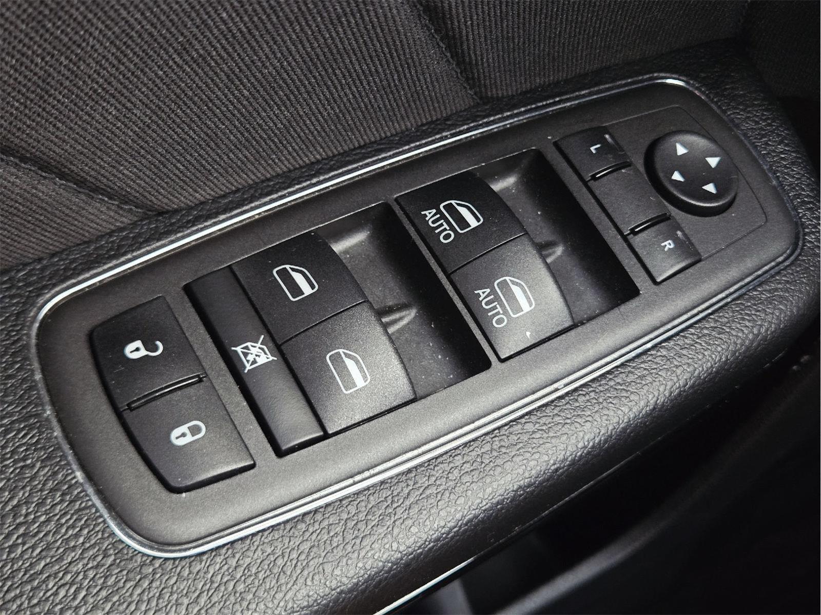 2023 Dodge Charger photo 33 of 35
