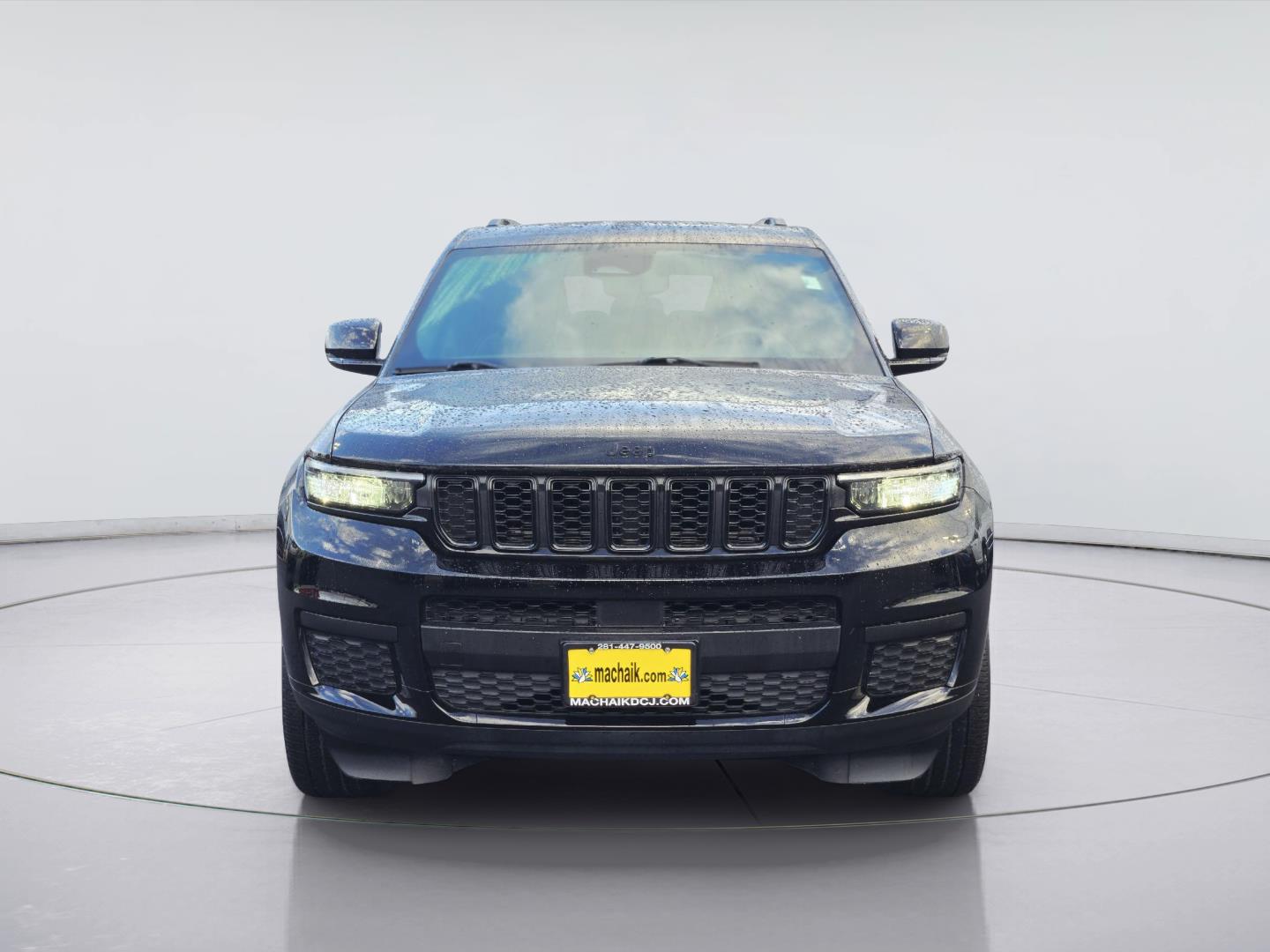 2022 JEEP GRAND CHEROKEE photo 2 of 34
