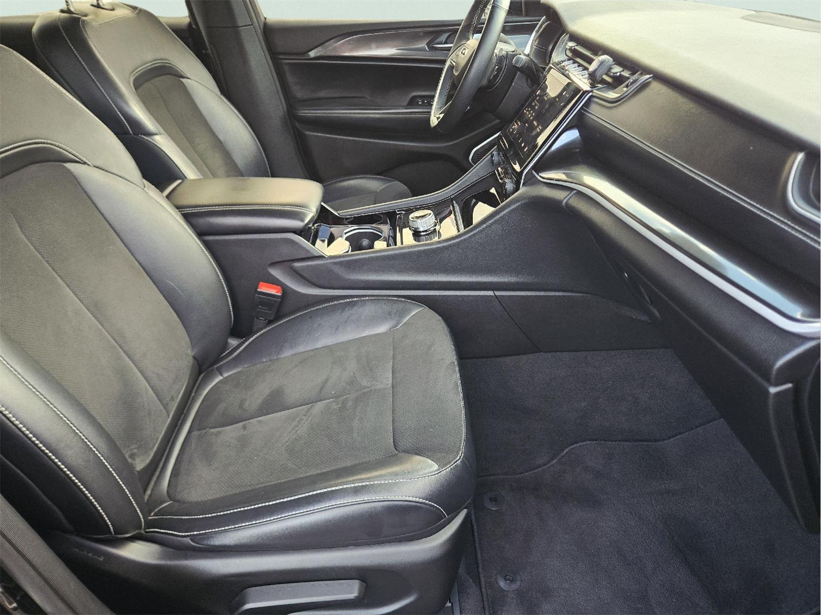 2022 JEEP GRAND CHEROKEE photo 15 of 34