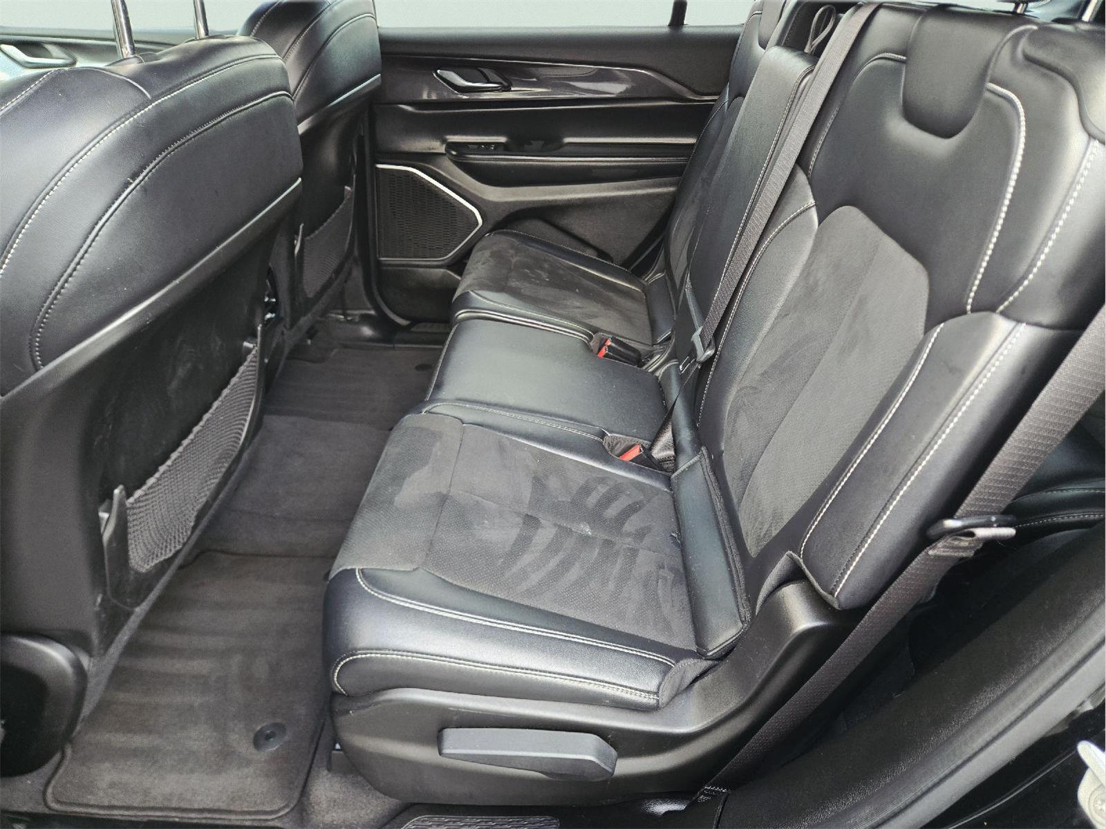 2022 JEEP GRAND CHEROKEE photo 18 of 34