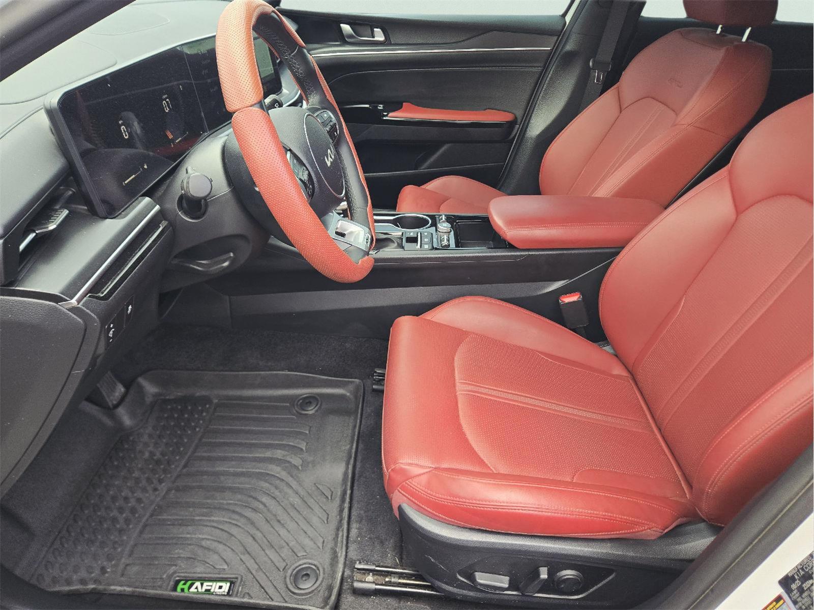 2026 KIA K5 photo 14 of 35