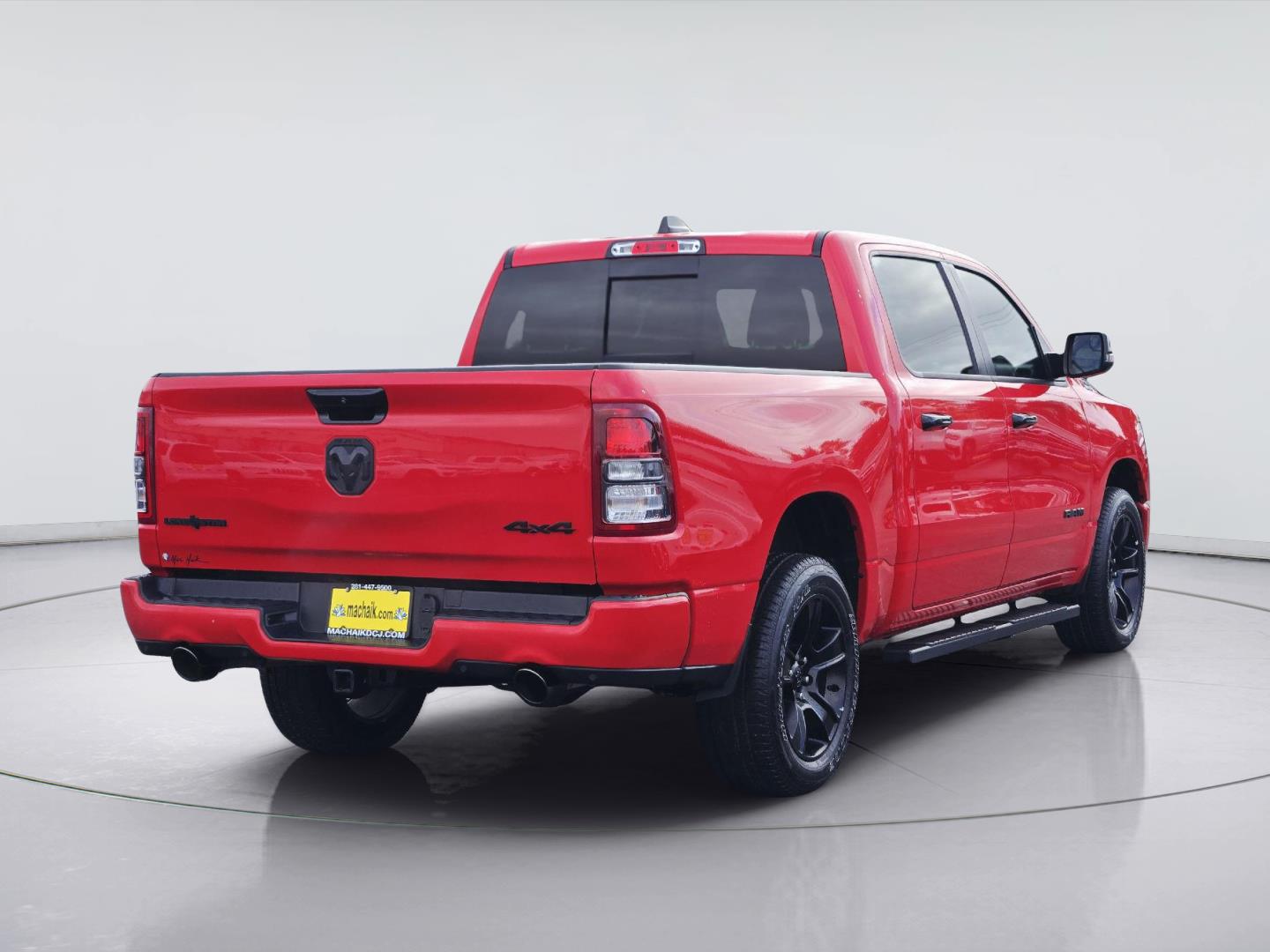 2023 RAM 1500 photo 4 of 35