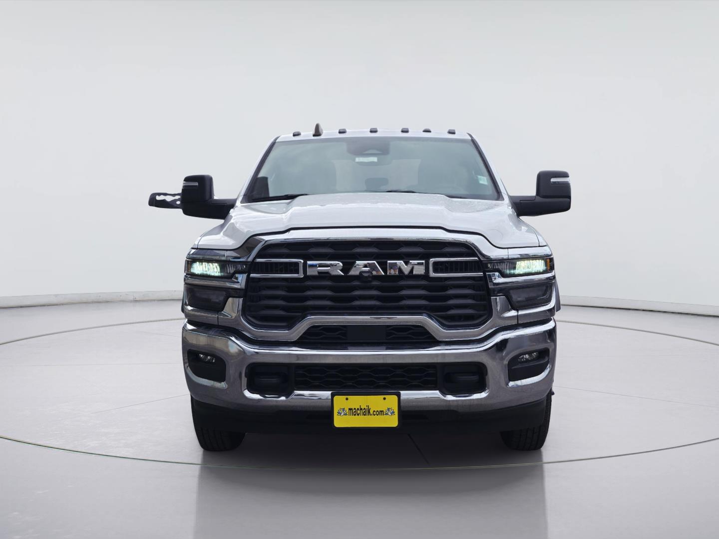 2025 Ram 3500 Chassis Cab photo 2 of 36
