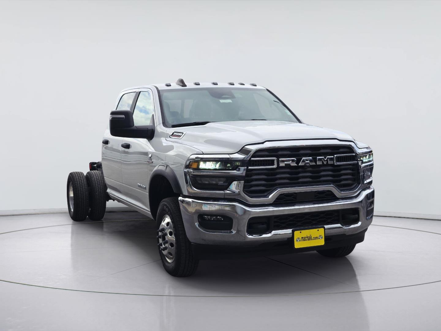 2025 Ram 3500 Chassis Cab photo 3 of 36