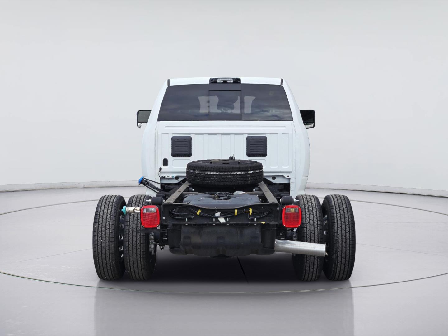 2025 Ram 3500 Chassis Cab photo 5 of 36