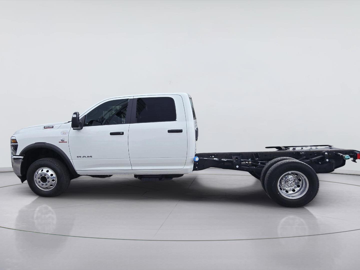 2025 Ram 3500 Chassis Cab photo 7 of 36