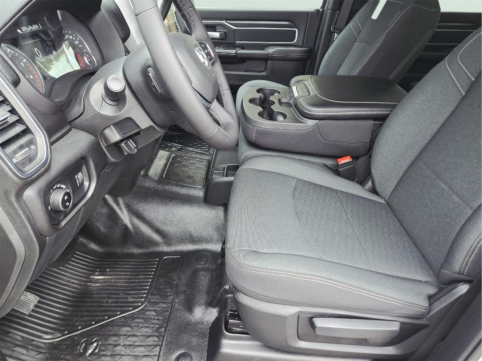2025 Ram 3500 Chassis Cab photo 14 of 36