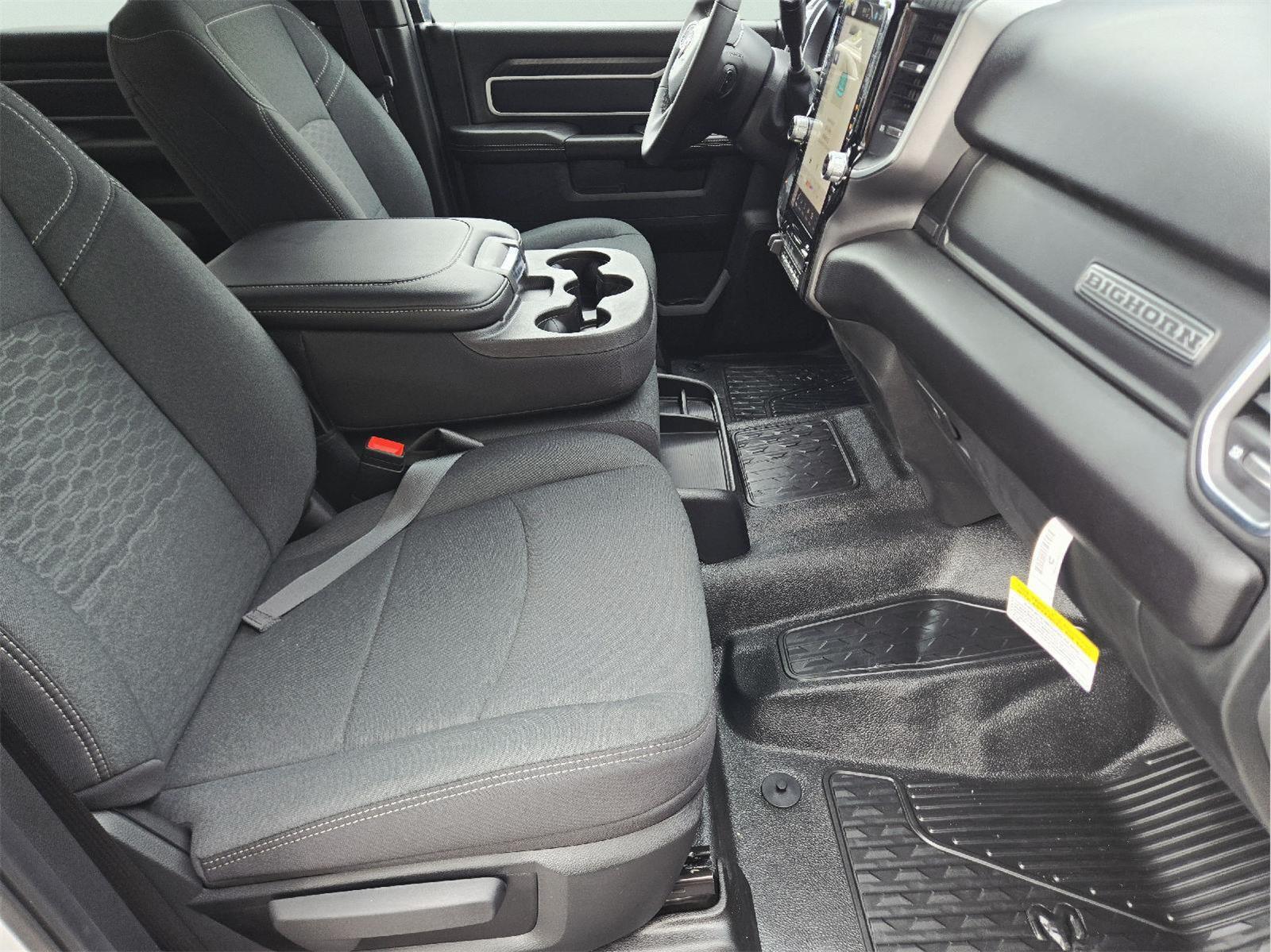 2025 Ram 3500 Chassis Cab photo 16 of 36