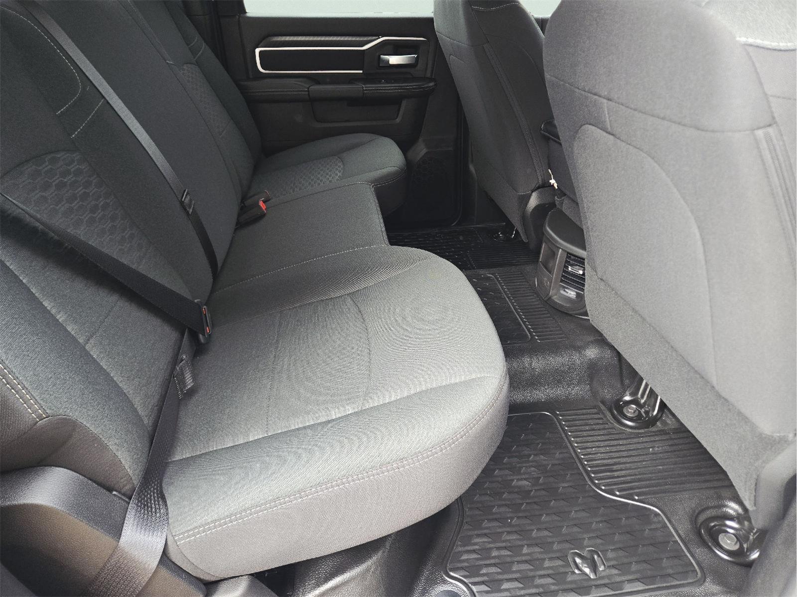 2025 Ram 3500 Chassis Cab photo 20 of 36