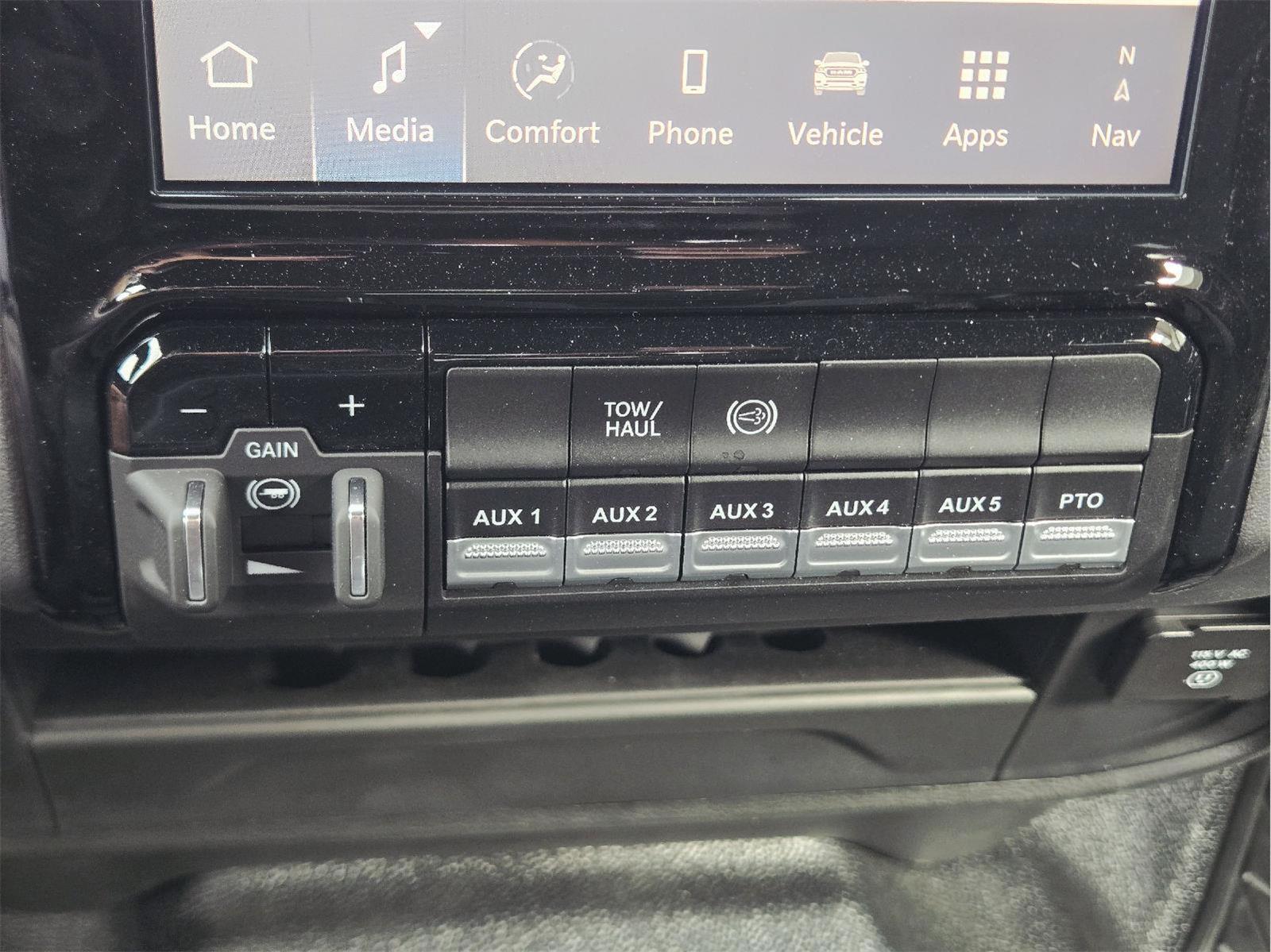 2025 Ram 3500 Chassis Cab photo 27 of 36