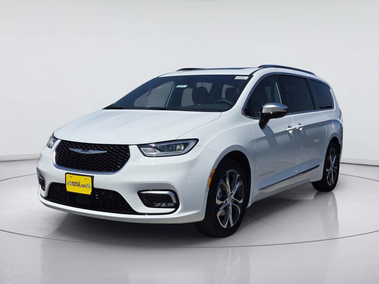 2026 Chrysler Pacifica Pinnacle at Mac Haik CDJR North Houston