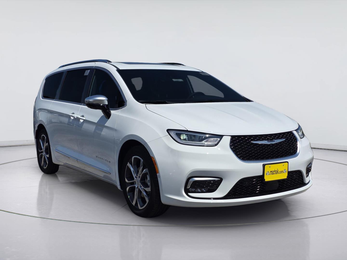 2026 Chrysler Pacifica Pinnacle at Mac Haik CDJR North Houston