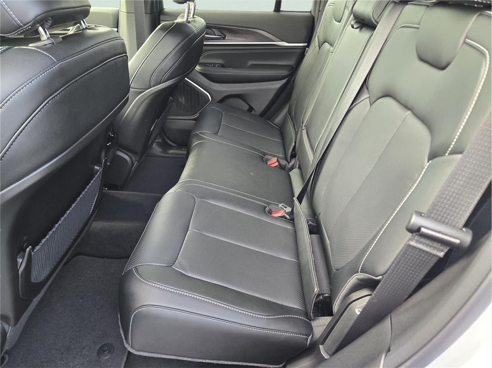 2026 Jeep Grand Cherokee Limited Reserve - 8