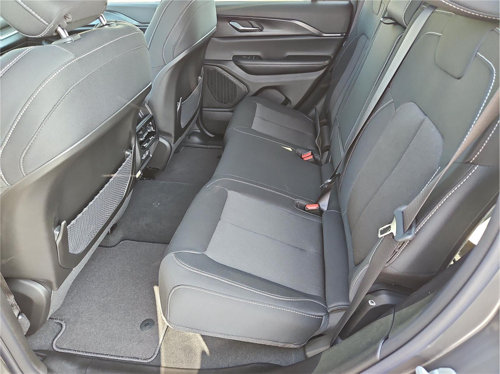 2026 Jeep Grand Cherokee Laredo X - 9