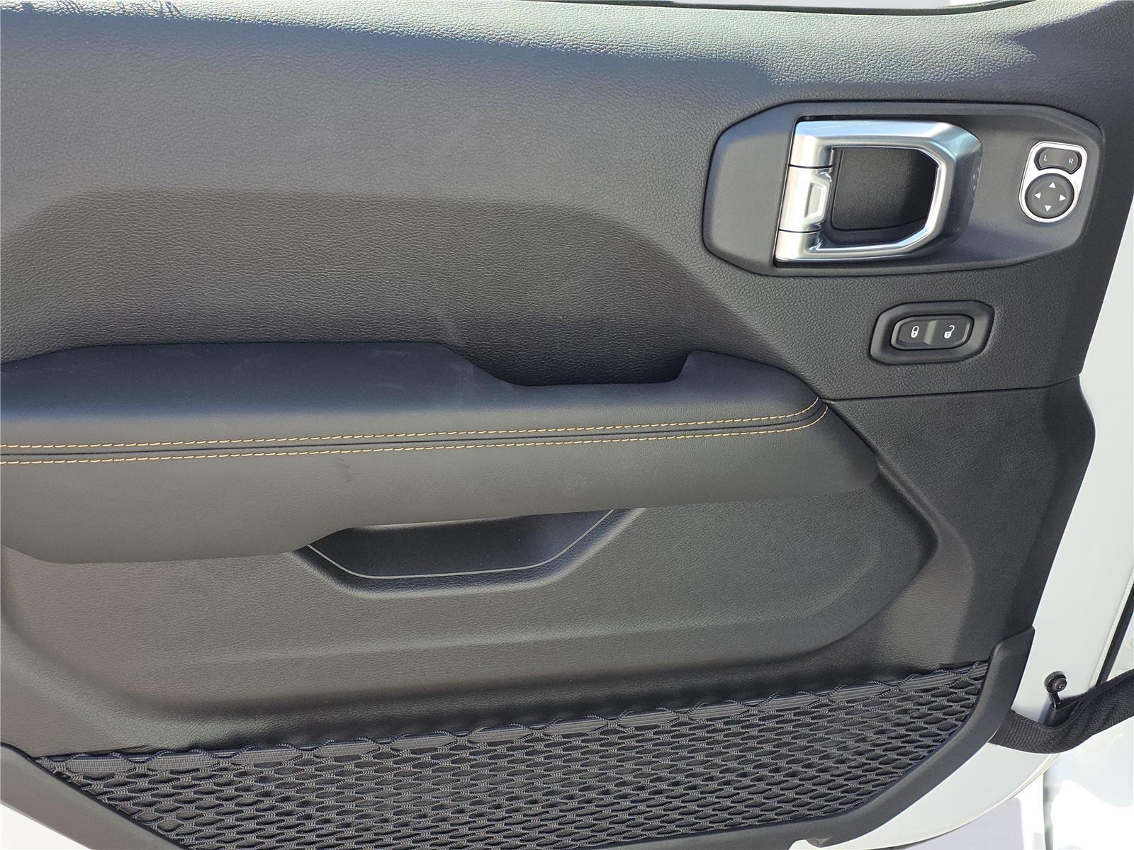 2025 Jeep Gladiator Texas Trail at Mac Haik CDJR North Houston