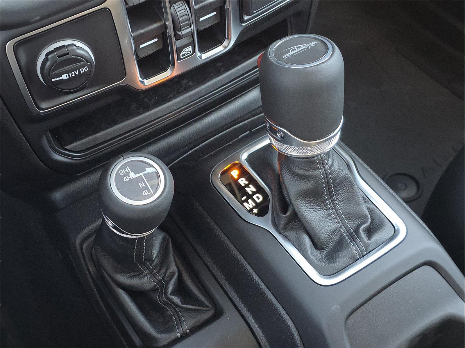 2025 Jeep Gladiator Texas Trail at Mac Haik CDJR North Houston