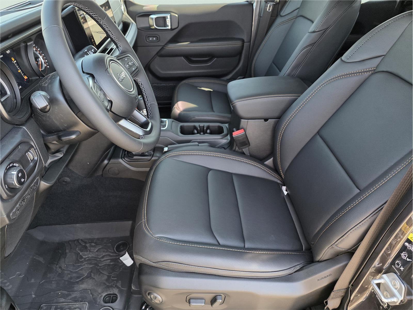 2025 Jeep Gladiator photo 8 of 16