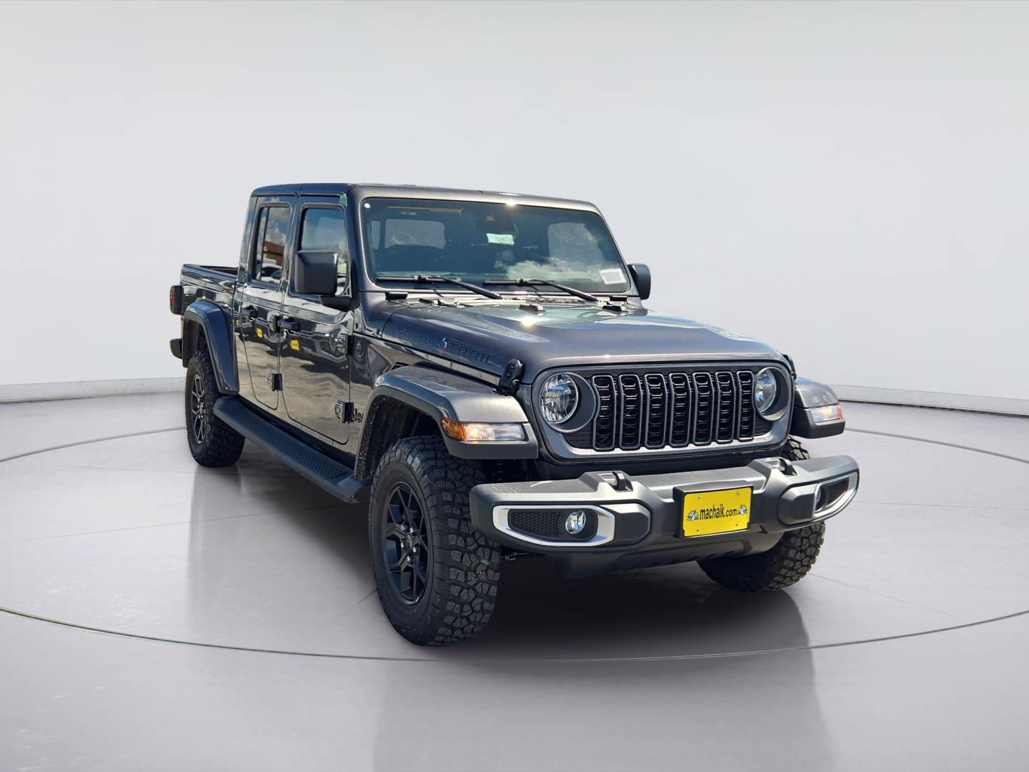 2025 Jeep Gladiator photo 2 of 15