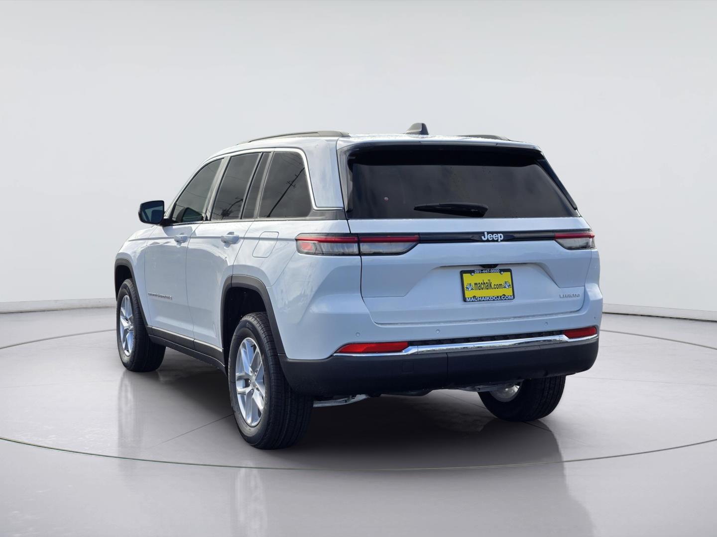 2026 Jeep Grand Cherokee Laredo - 3