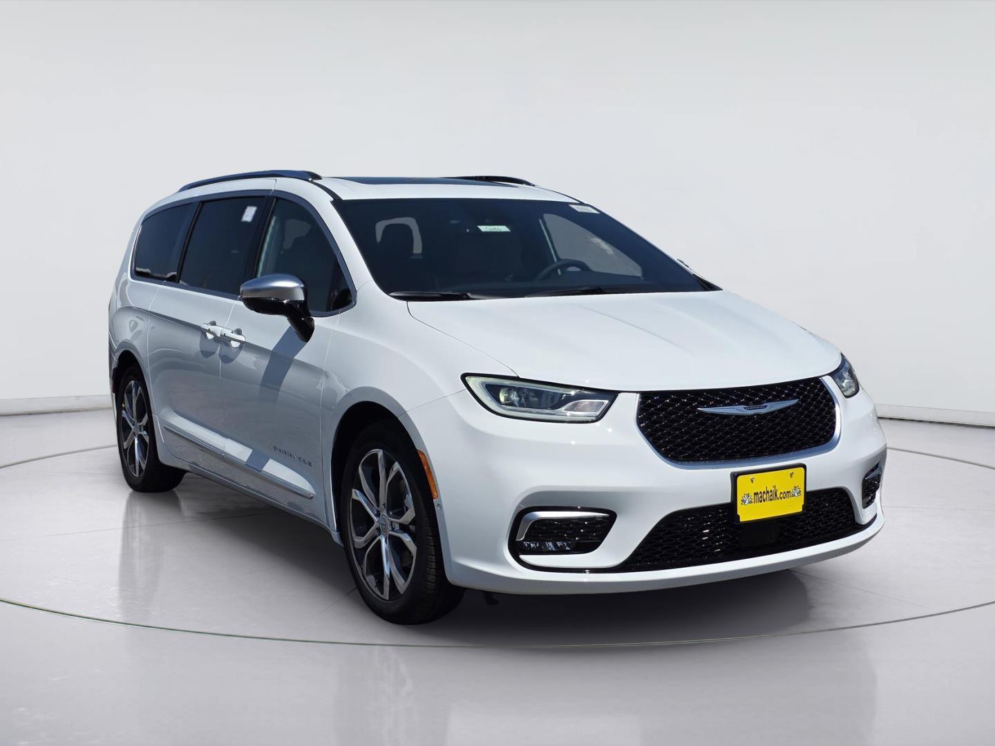 2026 Chrysler Pacifica Pinnacle at Mac Haik CDJR North Houston