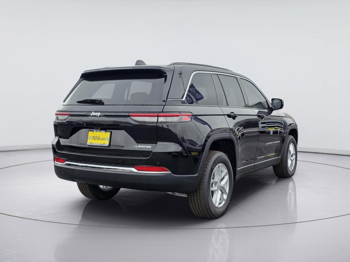2025 Jeep Grand Cherokee Laredo X - 3
