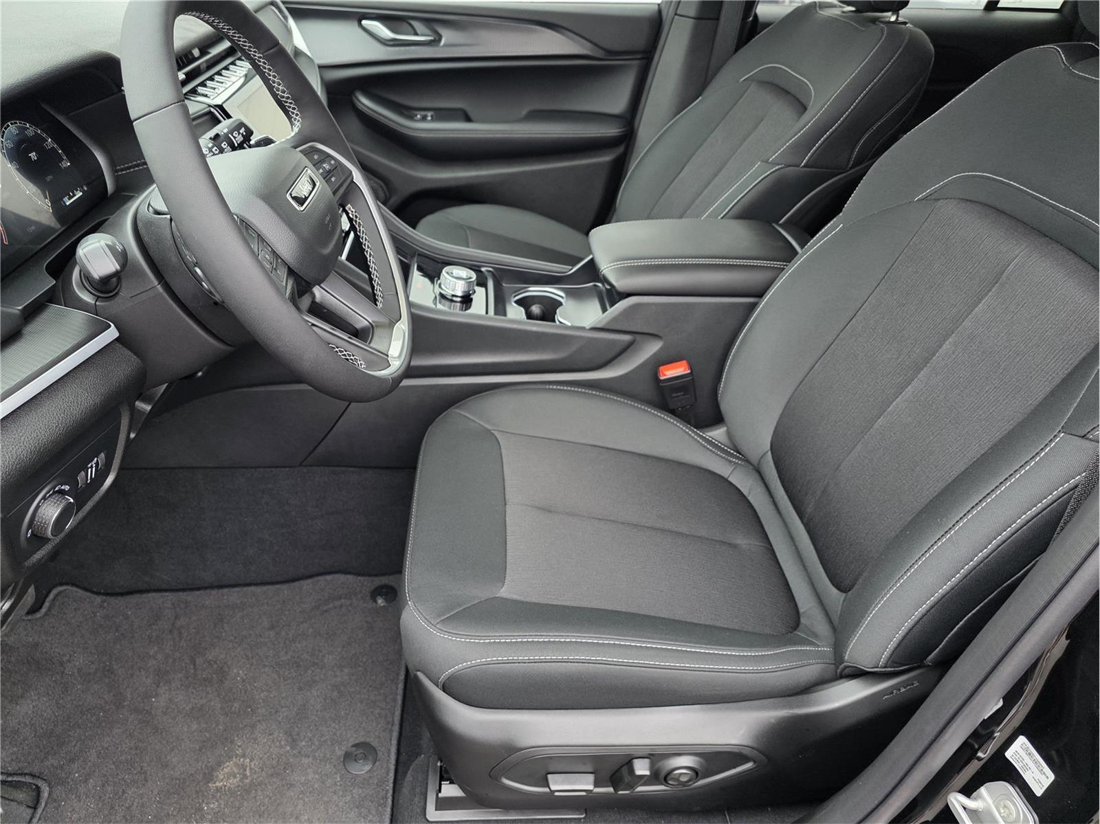 2025 Jeep Grand Cherokee Laredo X - 9