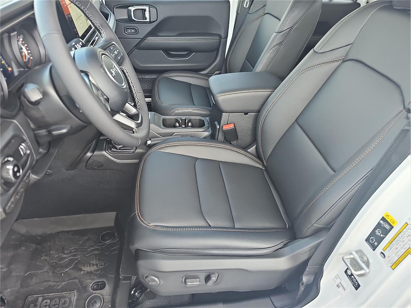 2025 Jeep Gladiator photo 8 of 15