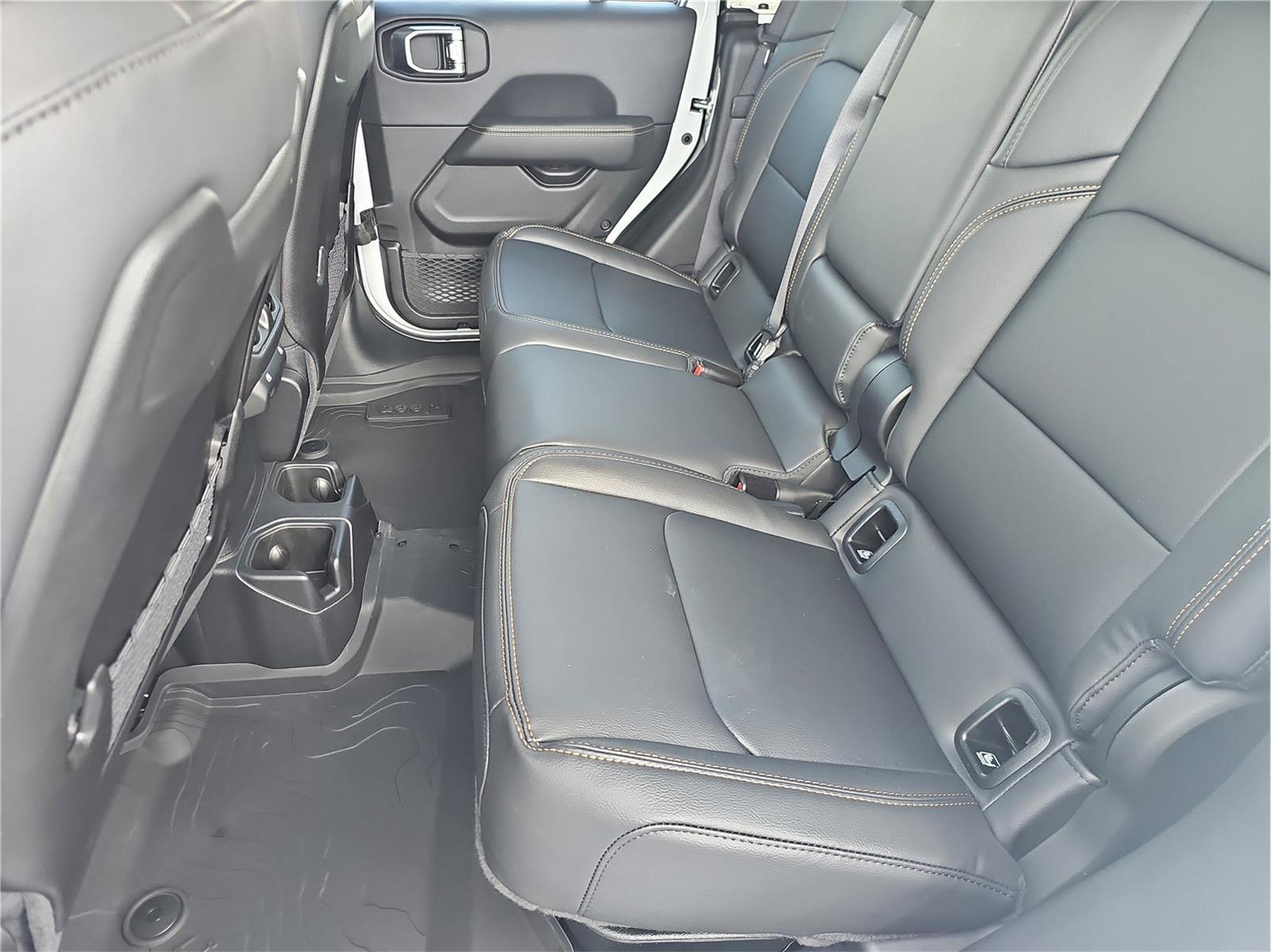 2025 Jeep Gladiator photo 9 of 15