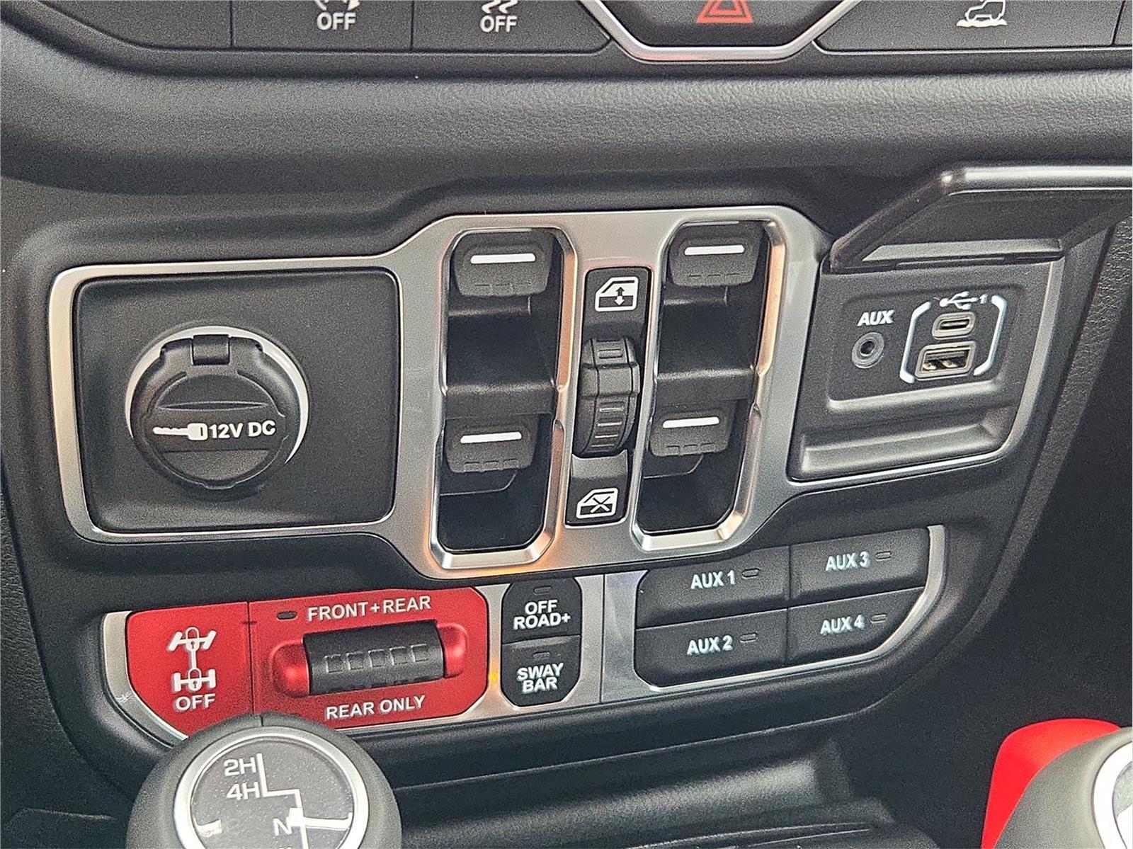 2025 Jeep Gladiator Rubicon at Mac Haik CDJR North Houston