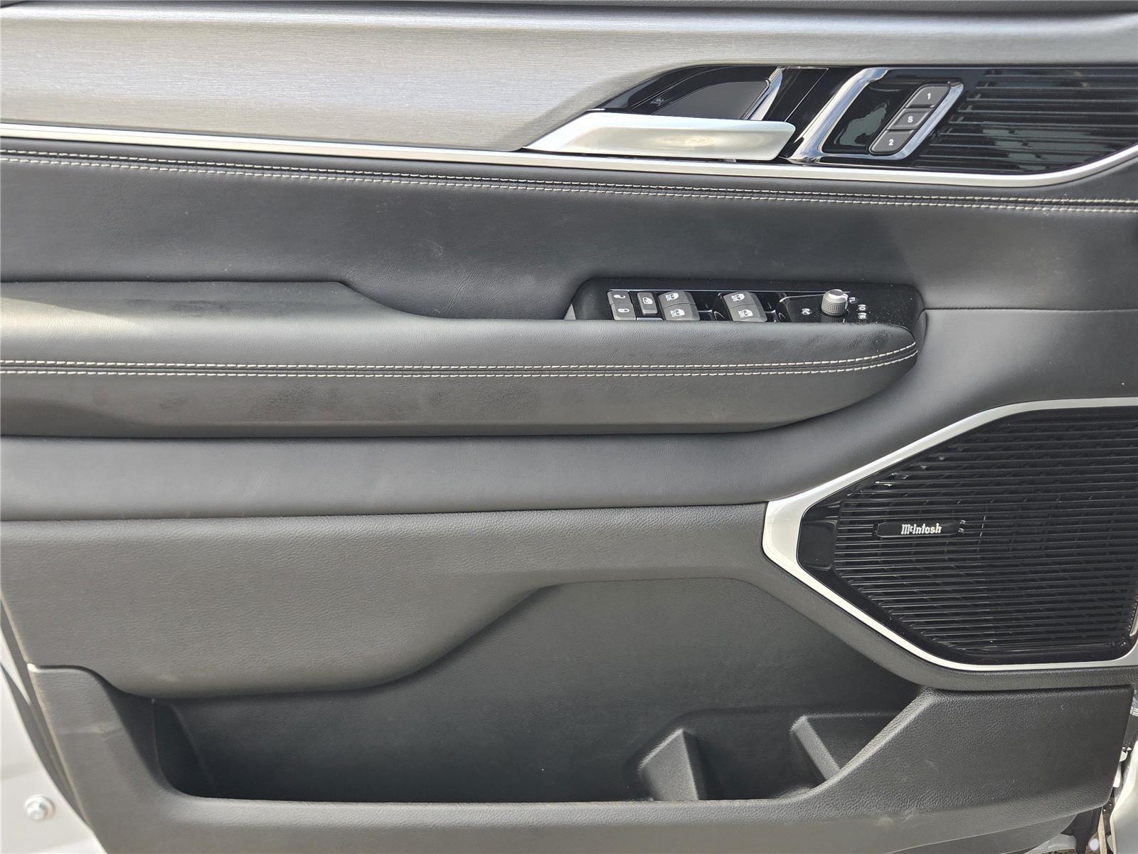 2026 Jeep Grand Wagoneer photo 17 of 17